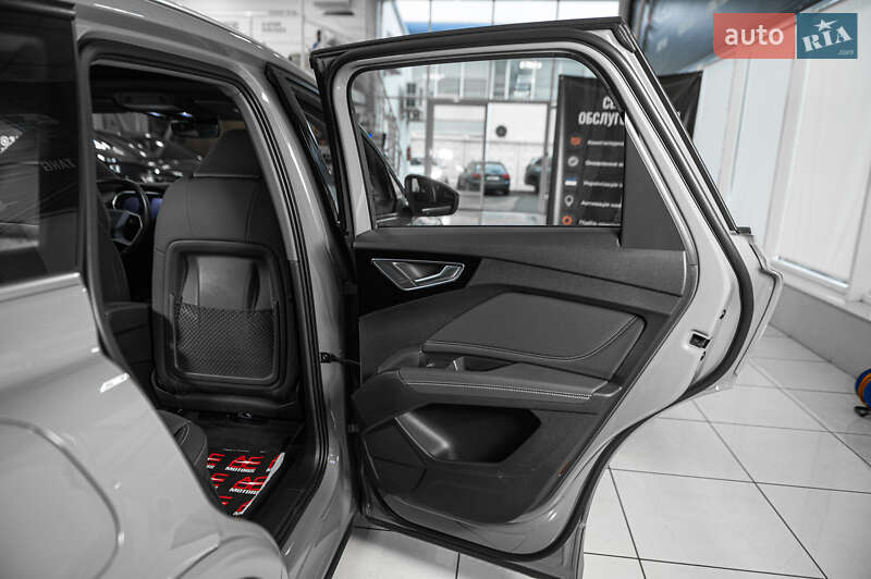 Внедорожник / Кроссовер Audi Q4 e-tron 2022 в Одессе