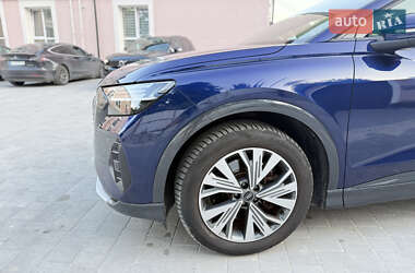 Внедорожник / Кроссовер Audi Q4 e-tron 2023 в 