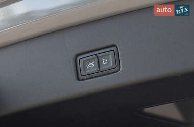 Внедорожник / Кроссовер Audi Q4 e-tron 2023 в 