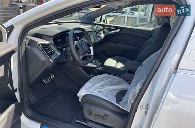 Внедорожник / Кроссовер Audi Q4 e-tron 2025 в 