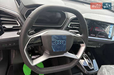 Внедорожник / Кроссовер Audi Q4 e-tron 2024 в 
