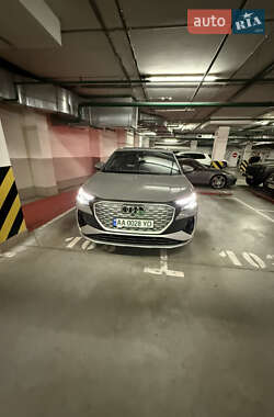 Внедорожник / Кроссовер Audi Q4 e-tron 2023 в 