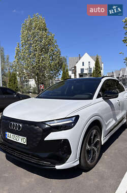 Внедорожник / Кроссовер Audi Q4 e-tron 2023 в 