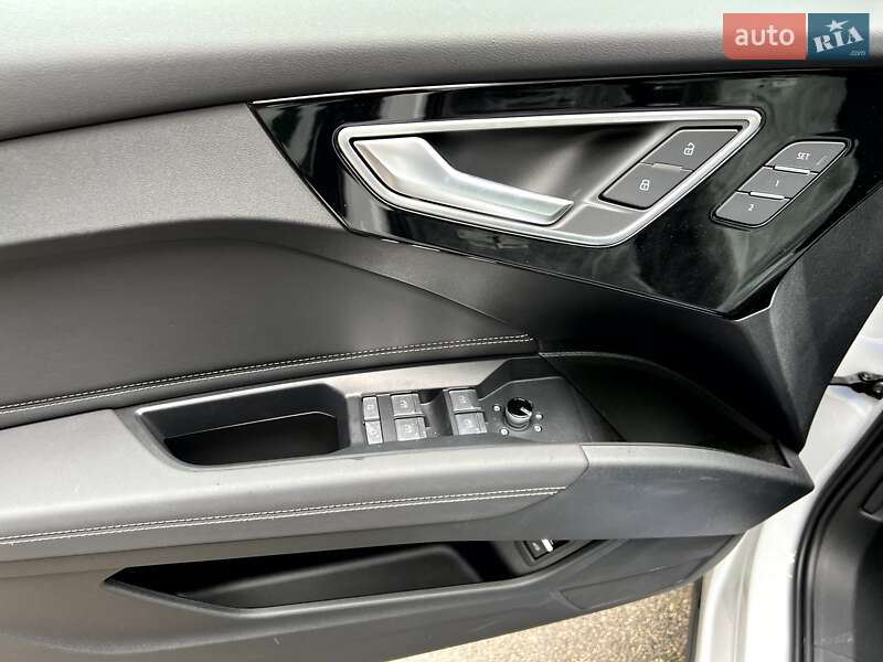 Внедорожник / Кроссовер Audi Q4 e-tron 2025 в Киеве