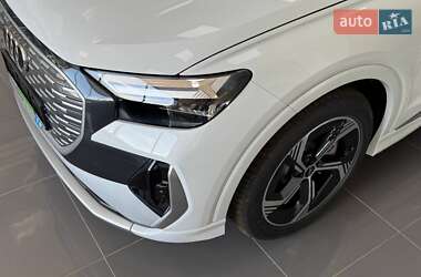 Внедорожник / Кроссовер Audi Q4 e-tron 2025 в 