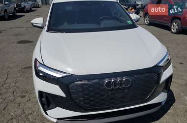 Внедорожник / Кроссовер Audi Q4 e-tron 2023 в 
