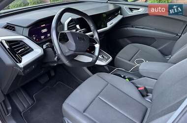 Позашляховик / Кросовер Audi Q4 e-tron 2021 в 