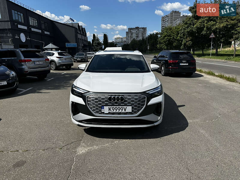 Audi Q4 e-tron 2024