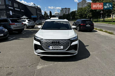 Внедорожник / Кроссовер Audi Q4 e-tron 2024 в 