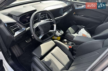 Внедорожник / Кроссовер Audi Q4 e-tron 2024 в 