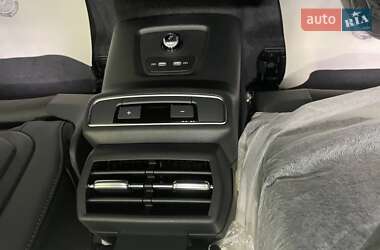 Позашляховик / Кросовер Audi Q4 e-tron 2025 в 