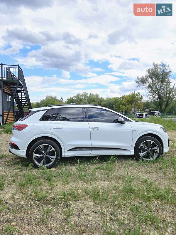 Внедорожник / Кроссовер Audi Q4 e-tron 2023 в Харькове