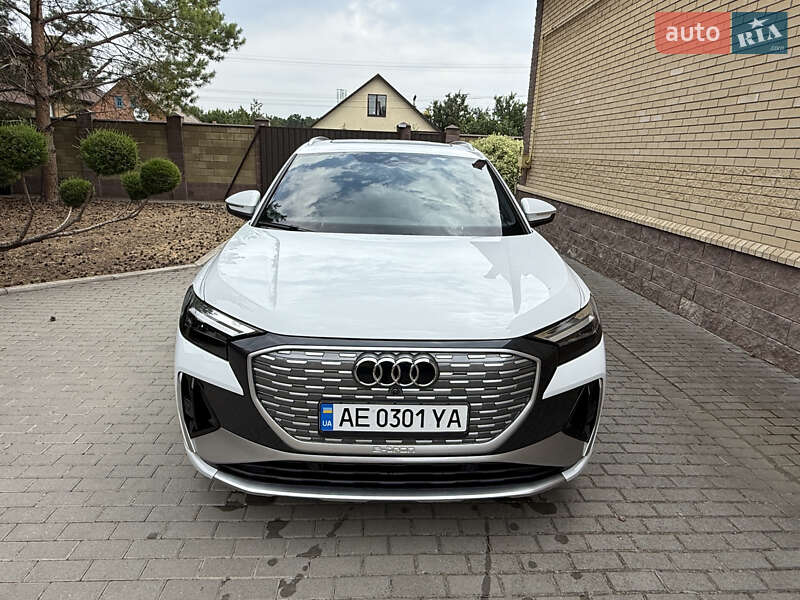 Позашляховик / Кросовер Audi Q4 e-tron 2023 в Дніпрі