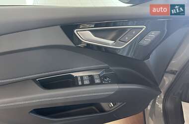 Внедорожник / Кроссовер Audi Q4 e-tron 2025 в 