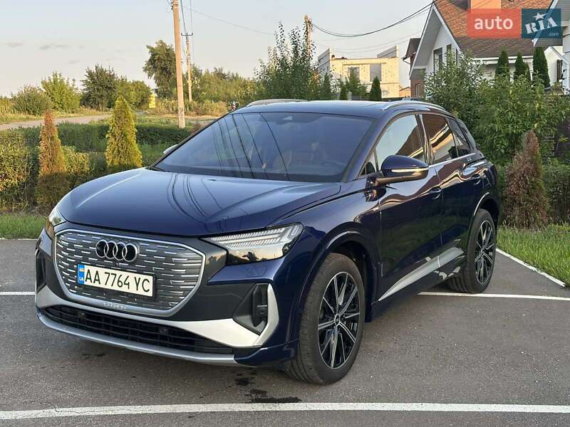 Внедорожник / Кроссовер Audi Q4 e-tron 2023 в 