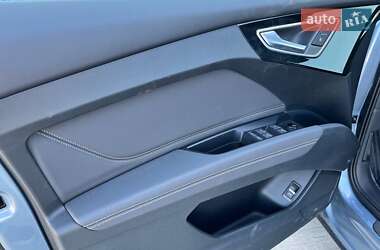 Позашляховик / Кросовер Audi Q4 e-tron 2023 в 