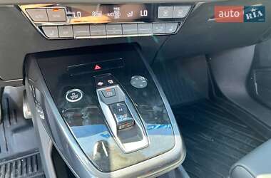 Внедорожник / Кроссовер Audi Q4 e-tron 2024 в 