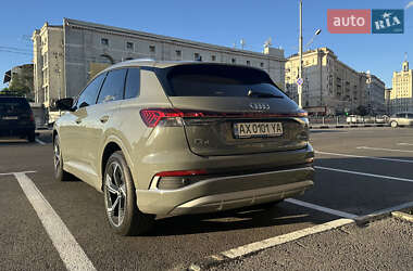 Внедорожник / Кроссовер Audi Q4 e-tron 2024 в 