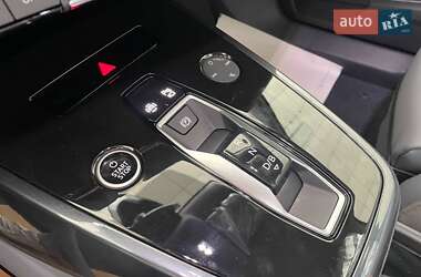Внедорожник / Кроссовер Audi Q4 e-tron 2025 в 