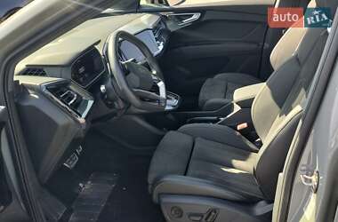 Позашляховик / Кросовер Audi Q4 e-tron 2022 в 