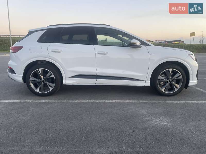 Позашляховик / Кросовер Audi Q4 e-tron 2024 в Львові