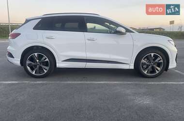 Внедорожник / Кроссовер Audi Q4 e-tron 2024 в 