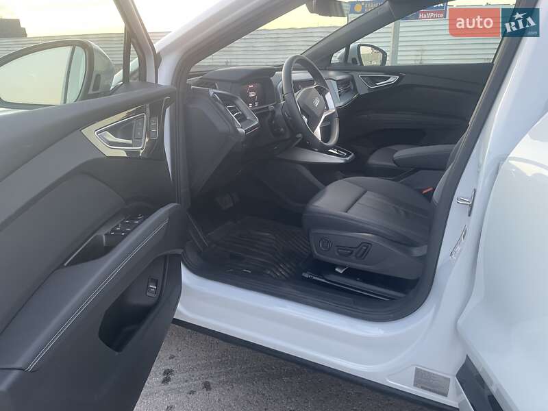 Позашляховик / Кросовер Audi Q4 e-tron 2024 в Львові