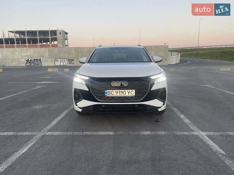 Позашляховик / Кросовер Audi Q4 e-tron 2024 в Львові