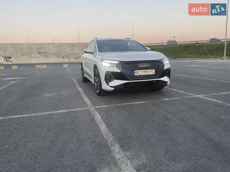 Позашляховик / Кросовер Audi Q4 e-tron 2024 в Львові