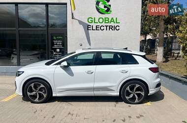 Внедорожник / Кроссовер Audi Q4 e-tron 2023 в 