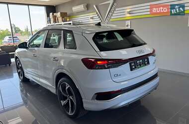 Позашляховик / Кросовер Audi Q4 e-tron 2025 в 