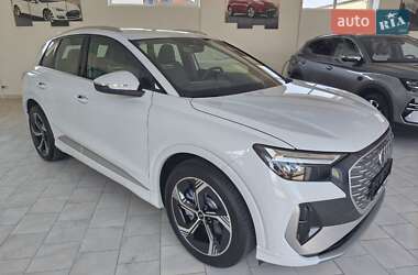 Внедорожник / Кроссовер Audi Q4 e-tron 2025 в 