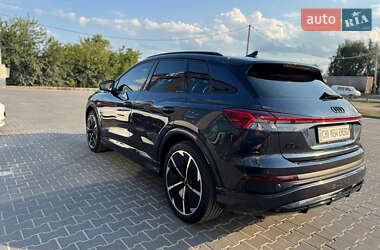 Внедорожник / Кроссовер Audi Q4 e-tron 2023 в 