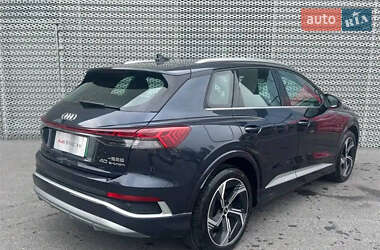Внедорожник / Кроссовер Audi Q4 e-tron 2024 в 