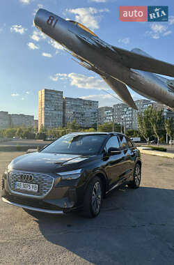 Внедорожник / Кроссовер Audi Q4 e-tron 2023 в 