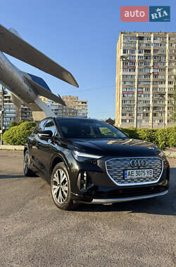 Внедорожник / Кроссовер Audi Q4 e-tron 2023 в 