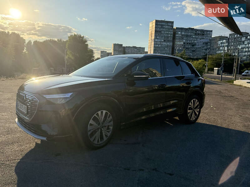 Внедорожник / Кроссовер Audi Q4 e-tron 2023 в Днепре