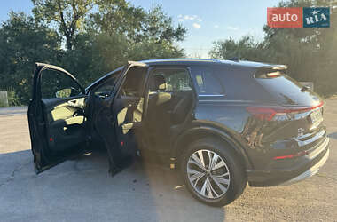 Внедорожник / Кроссовер Audi Q4 e-tron 2023 в 