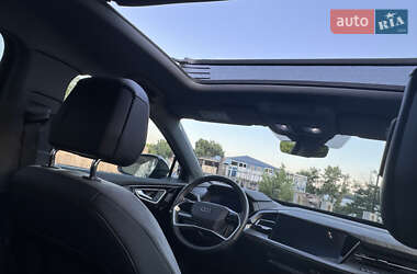 Внедорожник / Кроссовер Audi Q4 e-tron 2023 в 