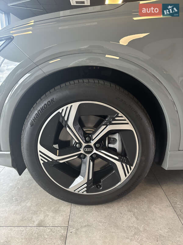Позашляховик / Кросовер Audi Q4 e-tron 2025 в Києві фото 8 Позашляховик / Кросовер Audi Q4 e-tron 2025 в Києві