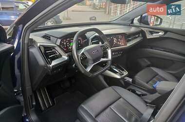 Позашляховик / Кросовер Audi Q4 e-tron 2021 в 