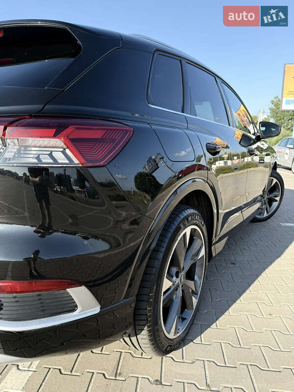 Внедорожник / Кроссовер Audi Q4 e-tron 2021 в Киеве