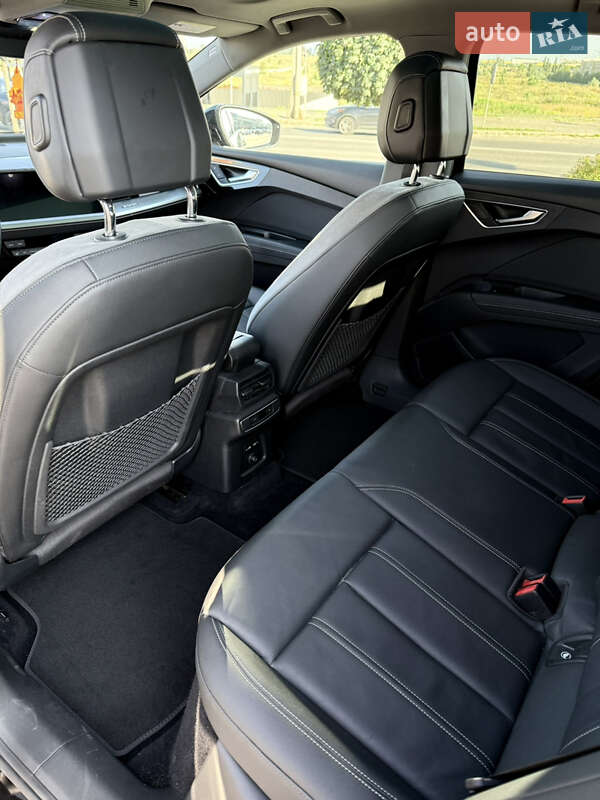 Внедорожник / Кроссовер Audi Q4 e-tron 2021 в Киеве