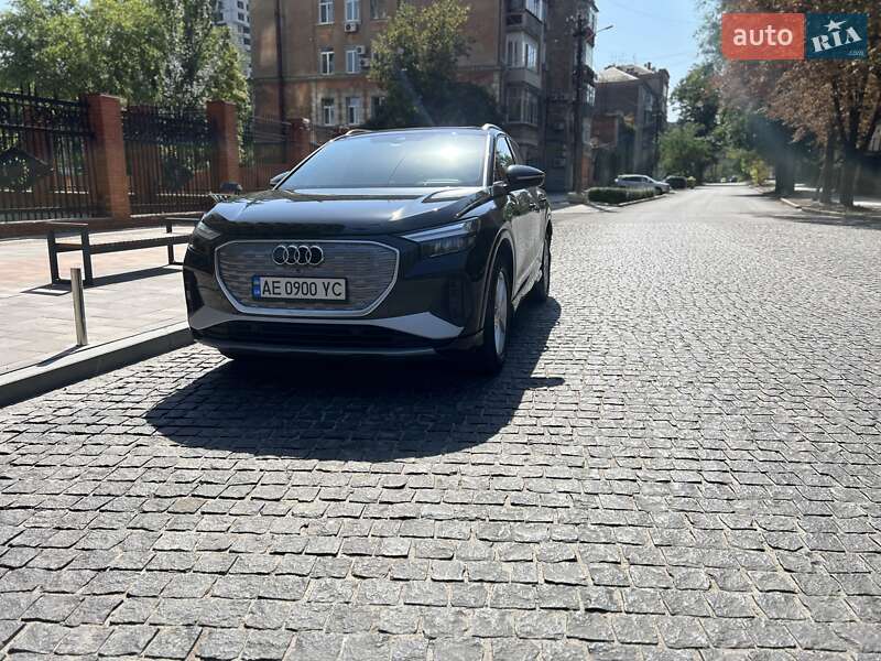 Позашляховик / Кросовер Audi Q4 e-tron 2022 в Дніпрі