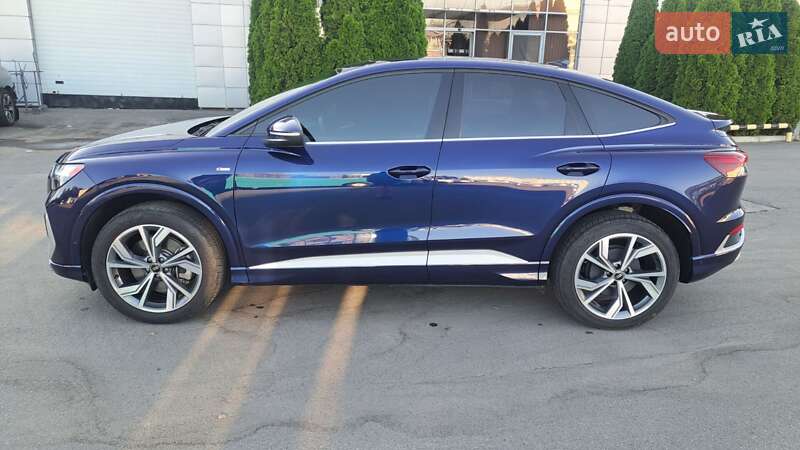 Позашляховик / Кросовер Audi Q4 e-tron 2023 в Борисполі