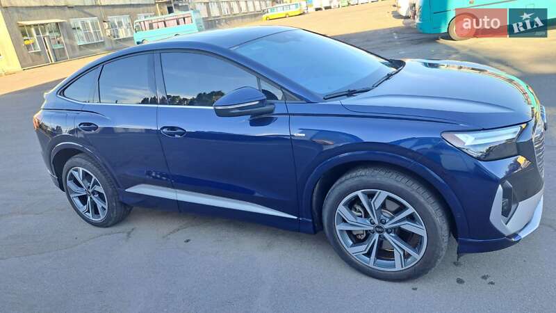 Позашляховик / Кросовер Audi Q4 e-tron 2023 в Борисполі
