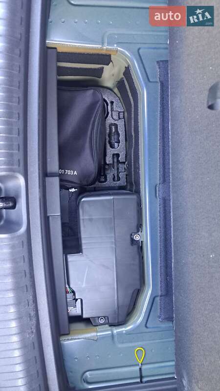 Позашляховик / Кросовер Audi Q4 e-tron 2023 в Борисполі