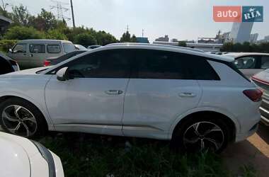 Внедорожник / Кроссовер Audi Q4 e-tron 2024 в 