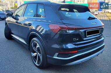 Внедорожник / Кроссовер Audi Q4 e-tron 2024 в 