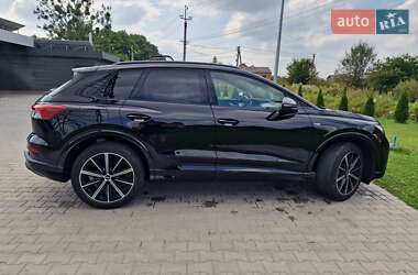 Позашляховик / Кросовер Audi Q4 e-tron 2022 в 